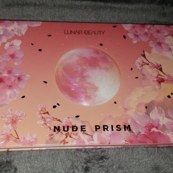 LUNAR BEAUTY NUDE PRISM EYESHADOW PALETTE $55 - Picture 8 of 13